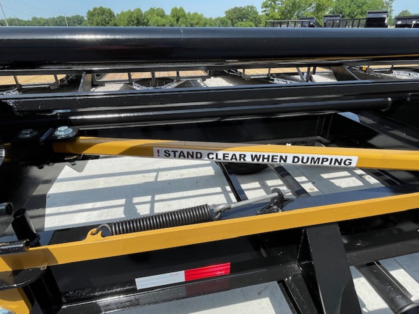 New 2025 MAY 36' ROUND BALE HAY DUMP TRAILER, (2) 7000lb TANDEM AXLES ,(ON ORDER)