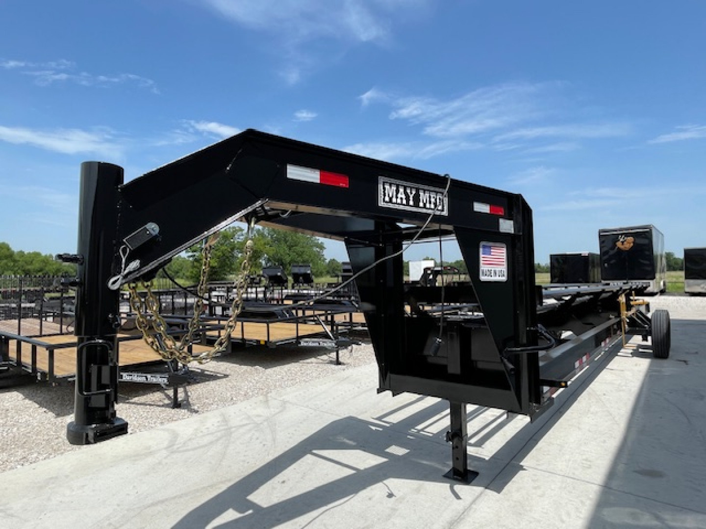 New 2025 MAY 36' ROUND BALE HAY DUMP TRAILER, (2) 7000lb TANDEM AXLES ,(ON ORDER)