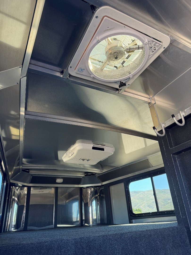 New 2026 Logan Coach 6 Horse Stockman Combo Horse Trailer