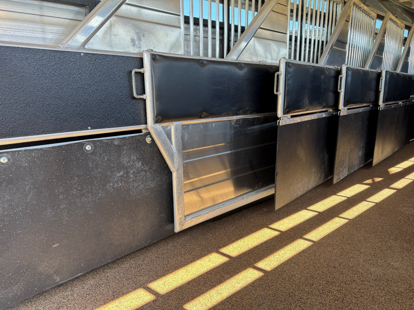 New 2026 Logan Coach 6 Horse Stockman Combo Horse Trailer