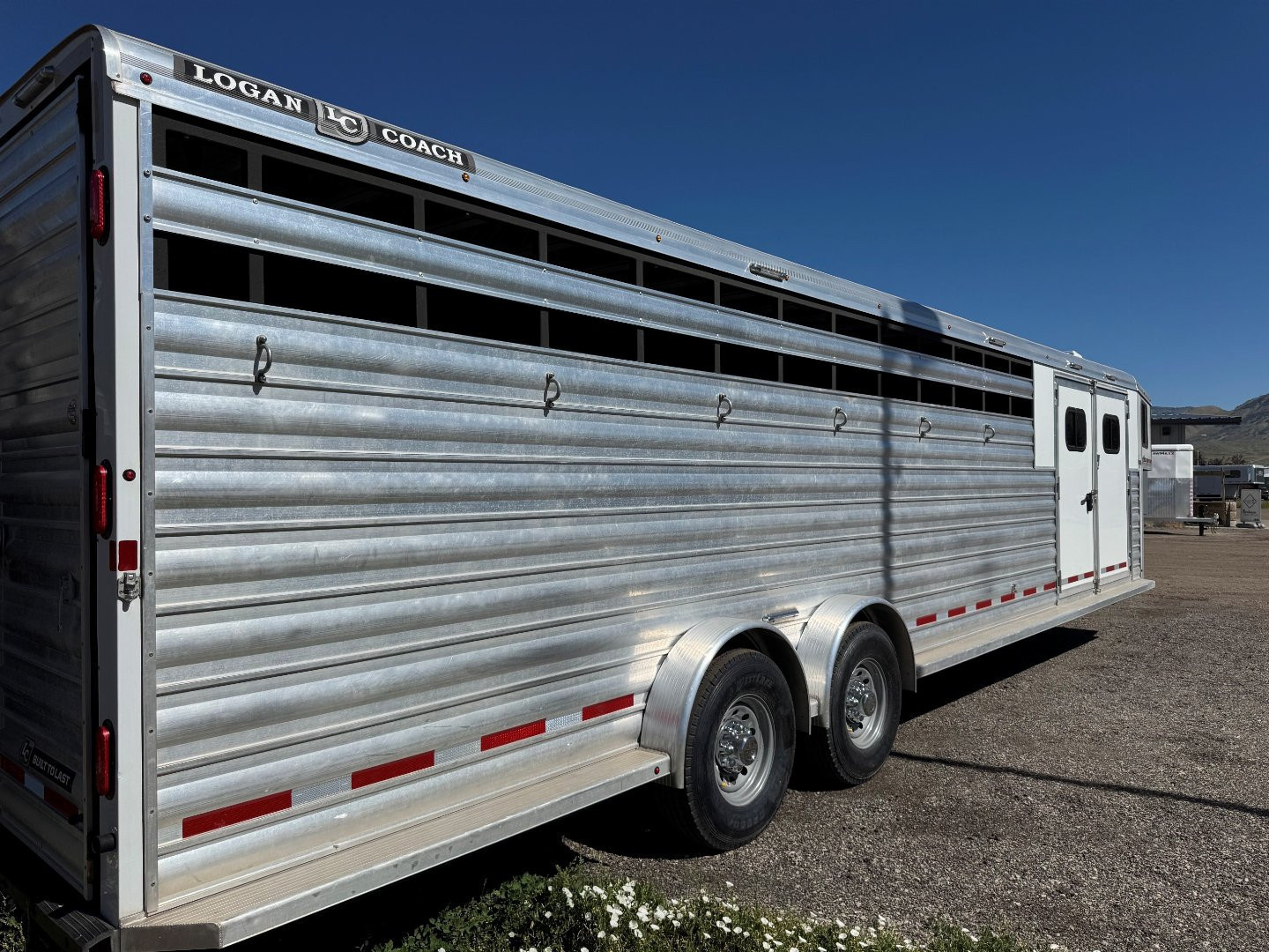 New 2026 Logan Coach 6 Horse Stockman Combo Horse Trailer