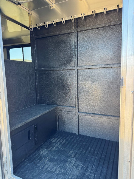 New 2026 Logan Coach 6 Horse Stockman Combo Horse Trailer