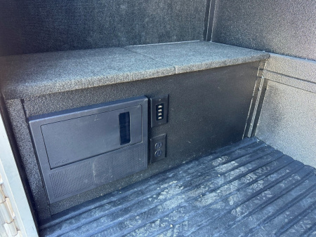 New 2026 Logan Coach 6 Horse Stockman Combo Horse Trailer