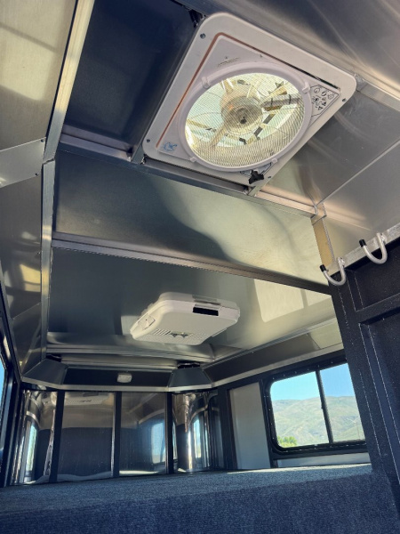 New 2026 Logan Coach 6 Horse Stockman Combo Horse Trailer