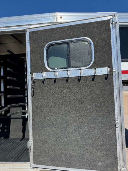 New 2026 Logan Coach 6 Horse Stockman Combo Horse Trailer