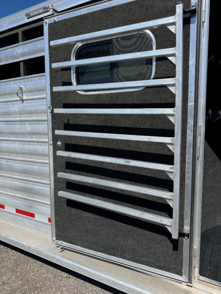 New 2026 Logan Coach 6 Horse Stockman Combo Horse Trailer