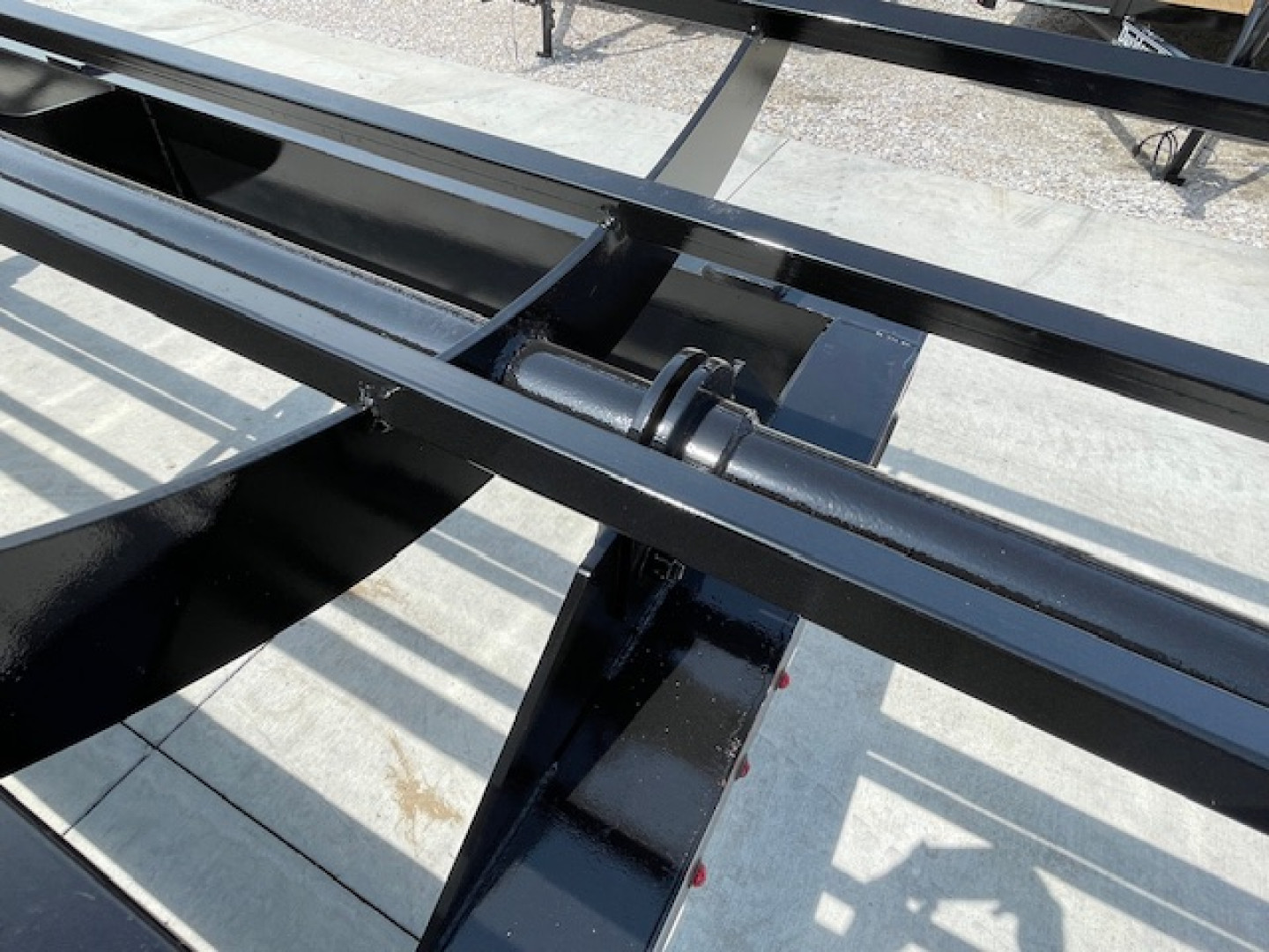 New 2025 MAY 36' ROUND BALE HAY DUMP TRAILER, (2) 7000lb TANDEM AXLES ON ORDER