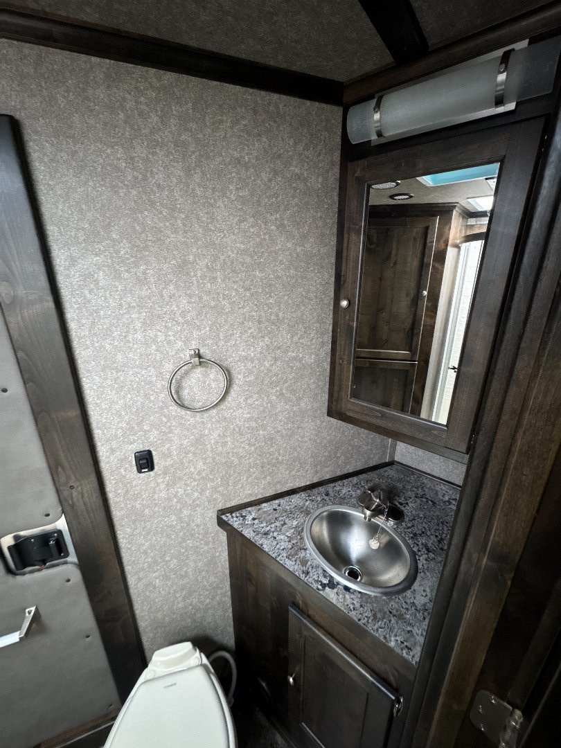 New 2025 Logan Coach 812 Bullseye 4H