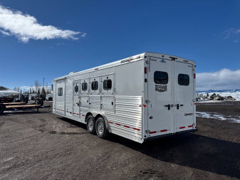 New 2025 Logan Coach 812 Bullseye 4H