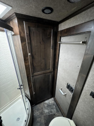 New 2025 Logan Coach 812 Bullseye 4H