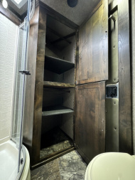 New 2025 Logan Coach 812 Bullseye 4H