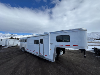 New 2025 Logan Coach 812 Bullseye 4H