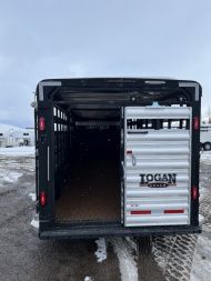 New 2025 Logan Coach 20' Cattleman