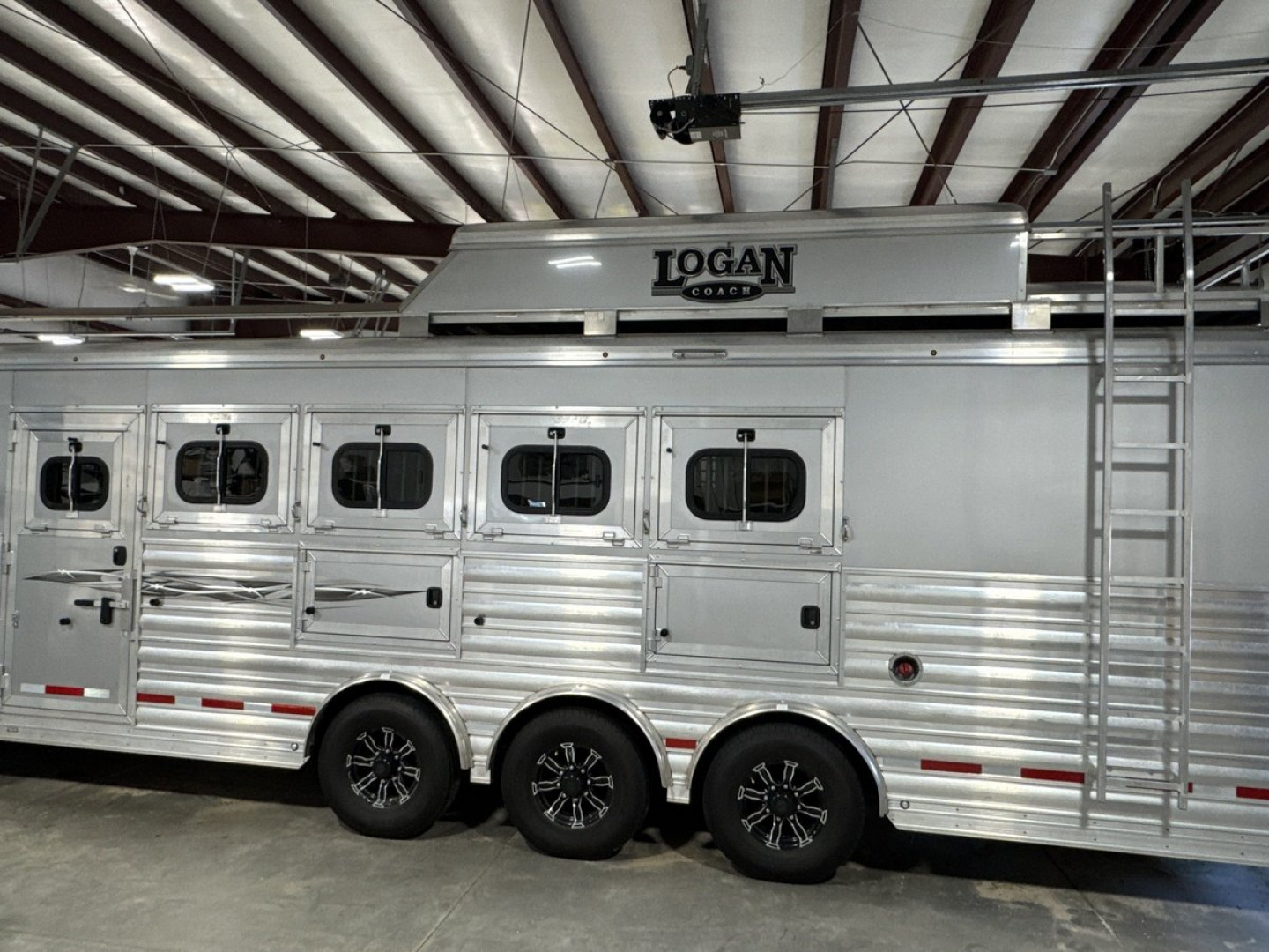 New DEMO PRICED 2024 Logan Coach 814 Select 5H Horse Trailer