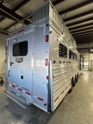 New DEMO PRICED 2024 Logan Coach 814 Select 5H Horse Trailer