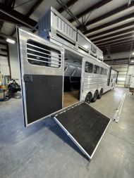 New DEMO PRICED 2024 Logan Coach 814 Select 5H Horse Trailer