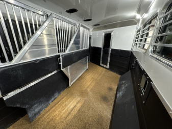 New DEMO PRICED 2024 Logan Coach 814 Select 5H Horse Trailer