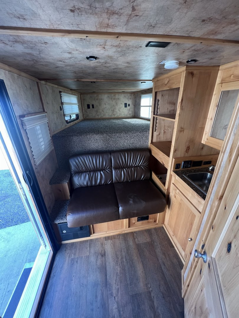 Used 2019 Logan Coach Riot 3H Horse Trailer
