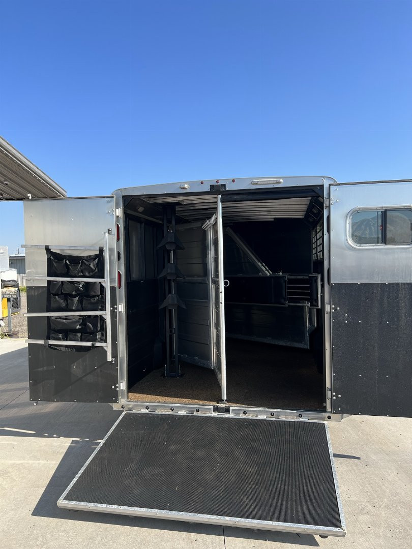 Used 2019 Logan Coach Riot 3H Horse Trailer