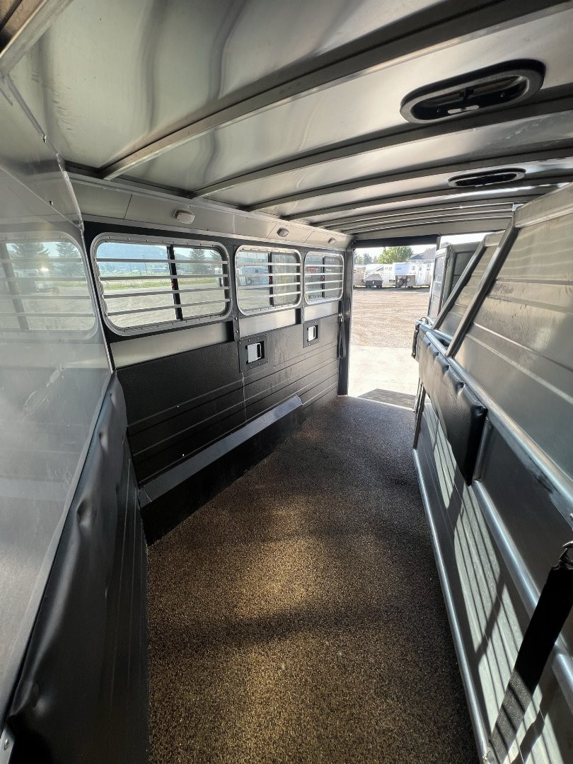 Used 2019 Logan Coach Riot 3H Horse Trailer