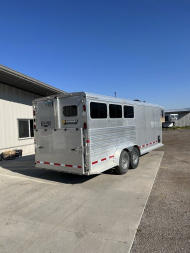 Used 2019 Logan Coach Riot 3H Horse Trailer