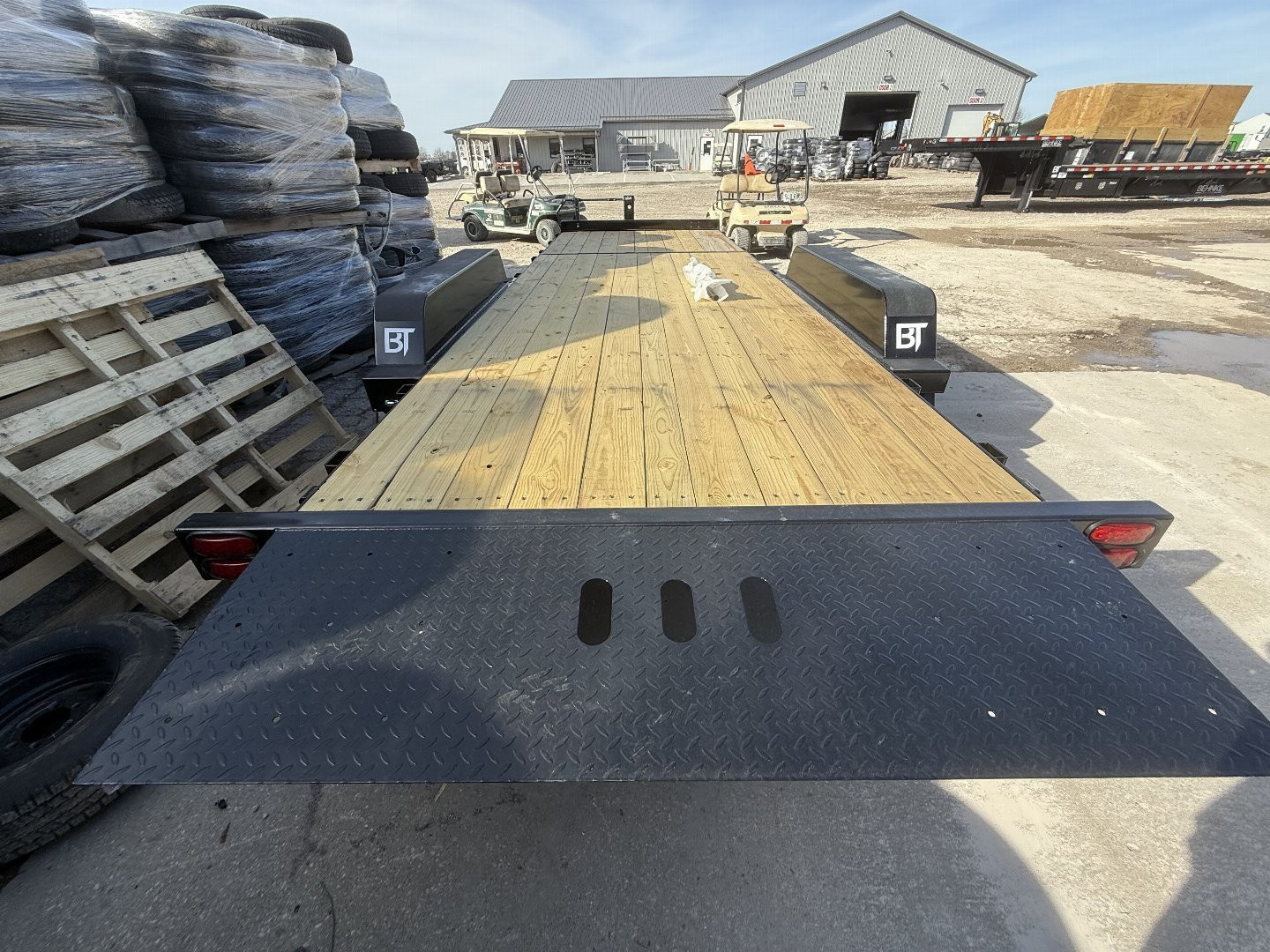 New 2025 Behnke TBCT2216ET Tilt Trailer 83X22 TA PARTIAL TILT (GVW:16000) BLACK