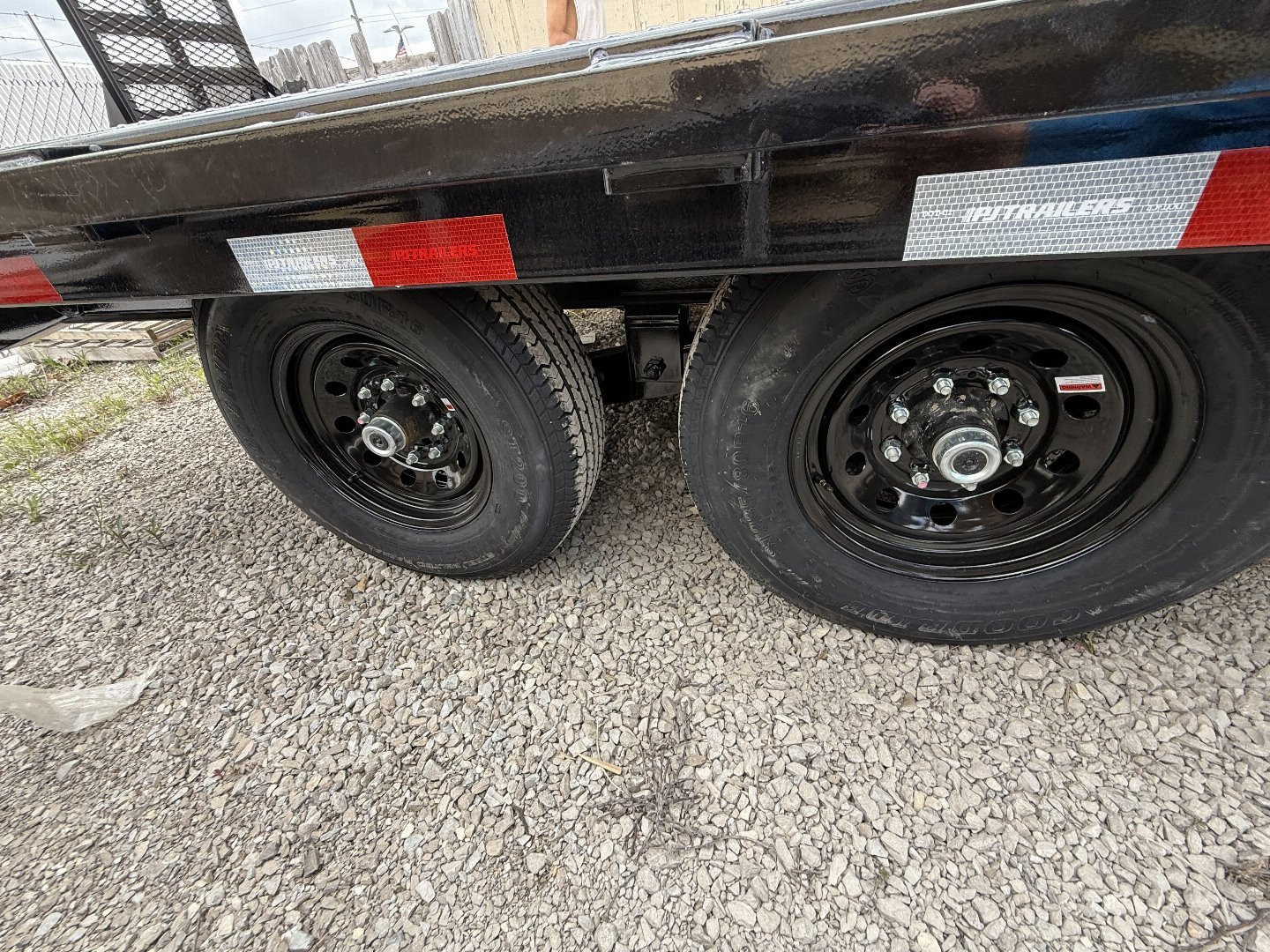New 2025 PJ Trailers Deckover Trailer 102X22 TA DOVETAIL (GVW:14000) BLACK 31x66 RAMPS
