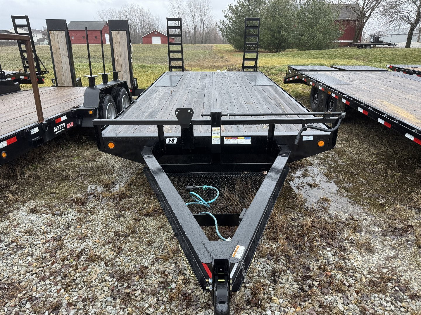 New Aged Inventory Sale Price****<br />
2025 PJ Trailers F8202 Deckover Trailer 102X20 TA DOVETAIL (GVW:14000) BLACK W/ FOLD UP RAMPS