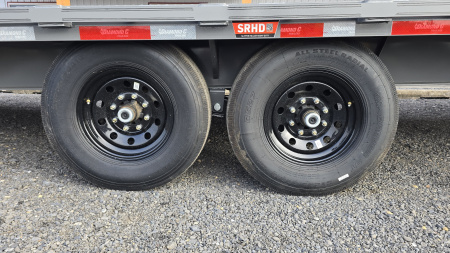 New 2025 Diamond C Trailers FMAX207 Flatbed Trailer / 15.5k GVWR / 30'