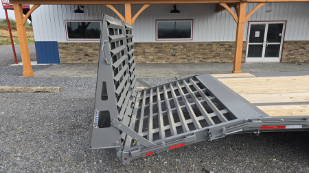 New 2025 Diamond C Trailers FMAX207 Flatbed Trailer / 15.5k GVWR / 30'