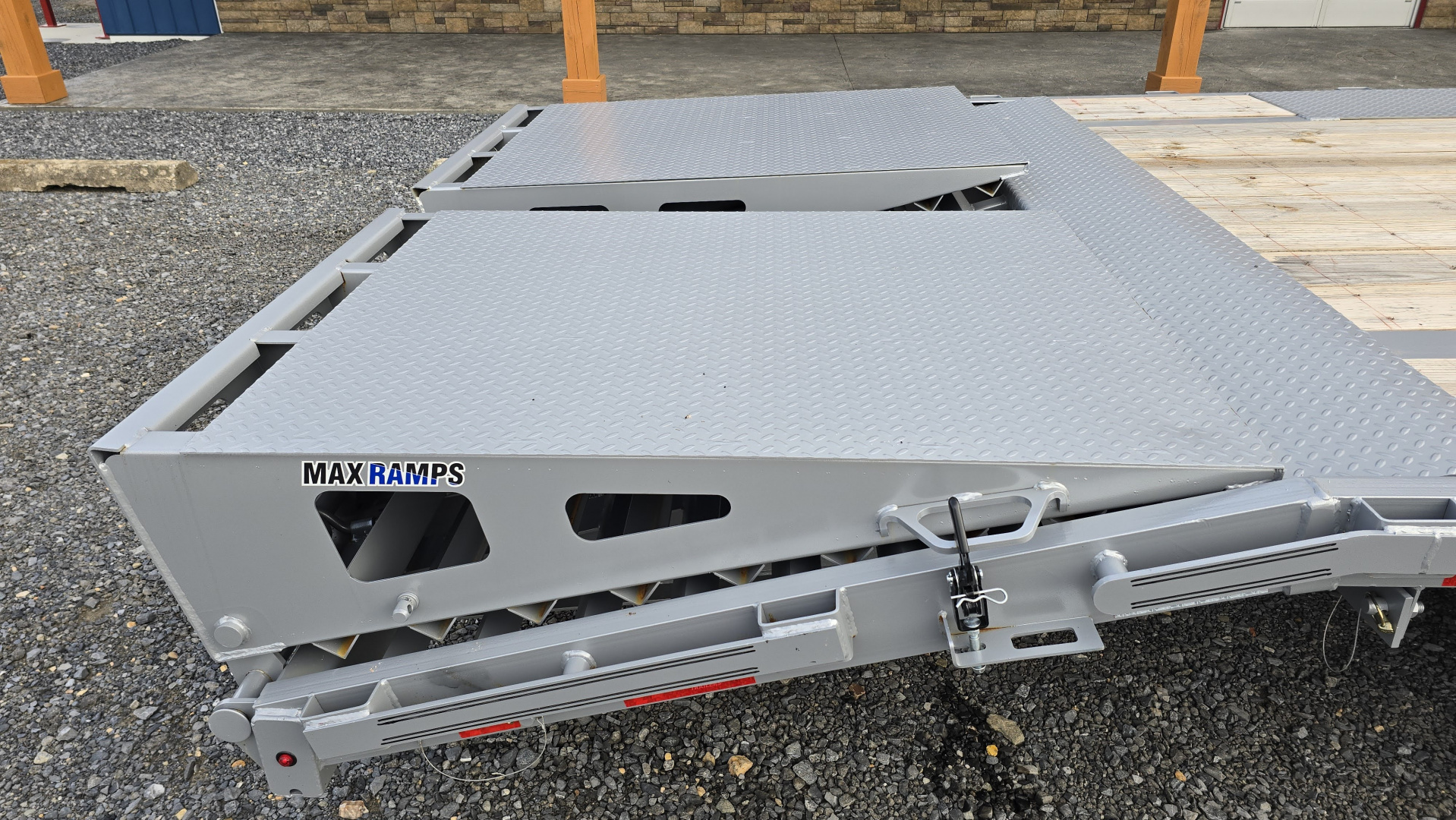 New 2025 Diamond C Trailers FMAX207 Flatbed Trailer / 15.5k GVWR / 28'