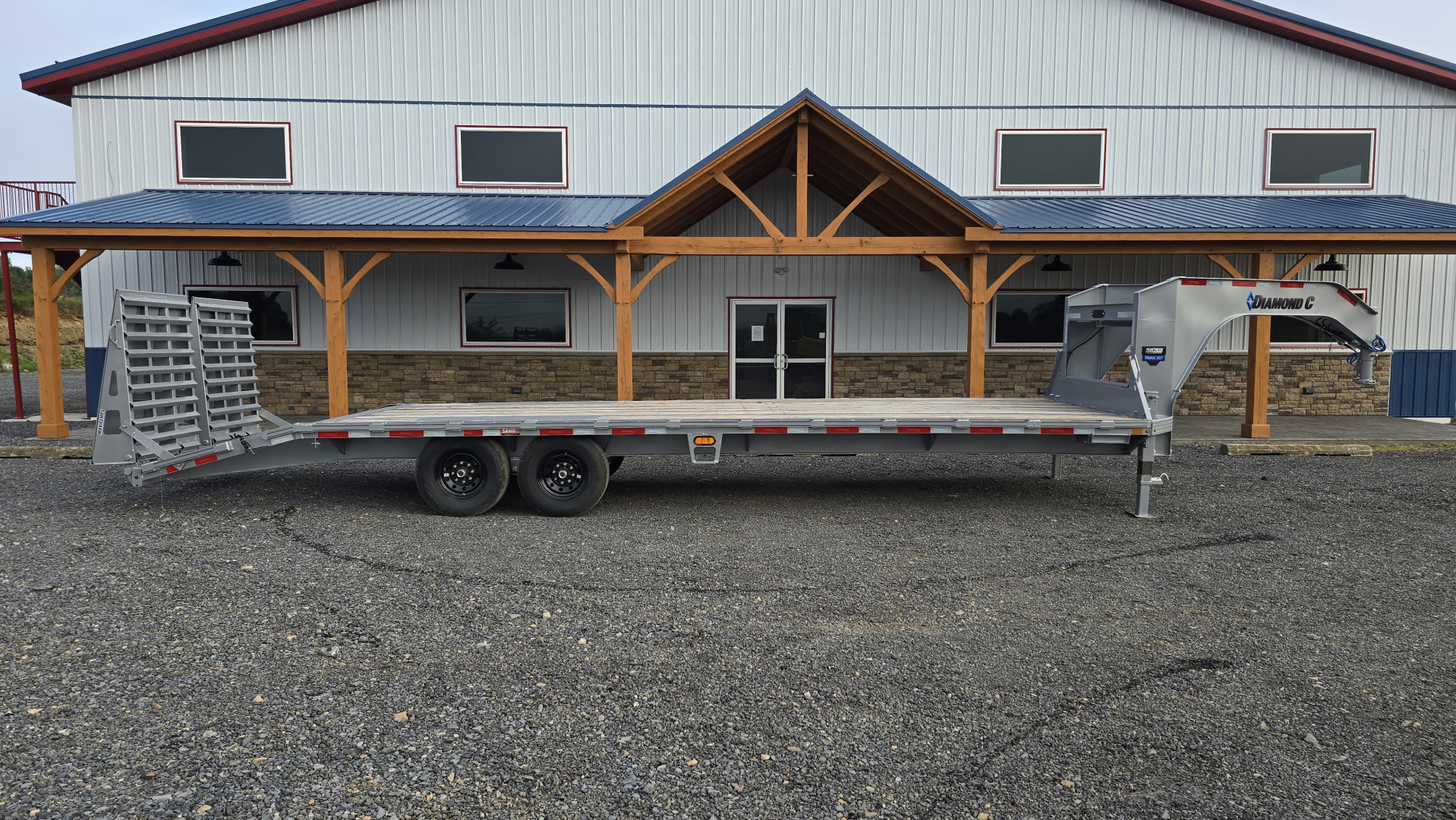 New 2025 Diamond C Trailers FMAX207 Flatbed Trailer / 15.5k GVWR / 28'