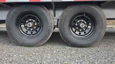 New 2025 Diamond C Trailers FMAX207 Flatbed Trailer / 15.5k GVWR / 28'