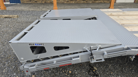 New 2025 Diamond C Trailers FMAX207 Flatbed Trailer / 15.5k GVWR / 28'