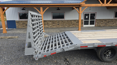 New 2025 Diamond C Trailers FMAX207 Flatbed Trailer / 15.5k GVWR / 28'
