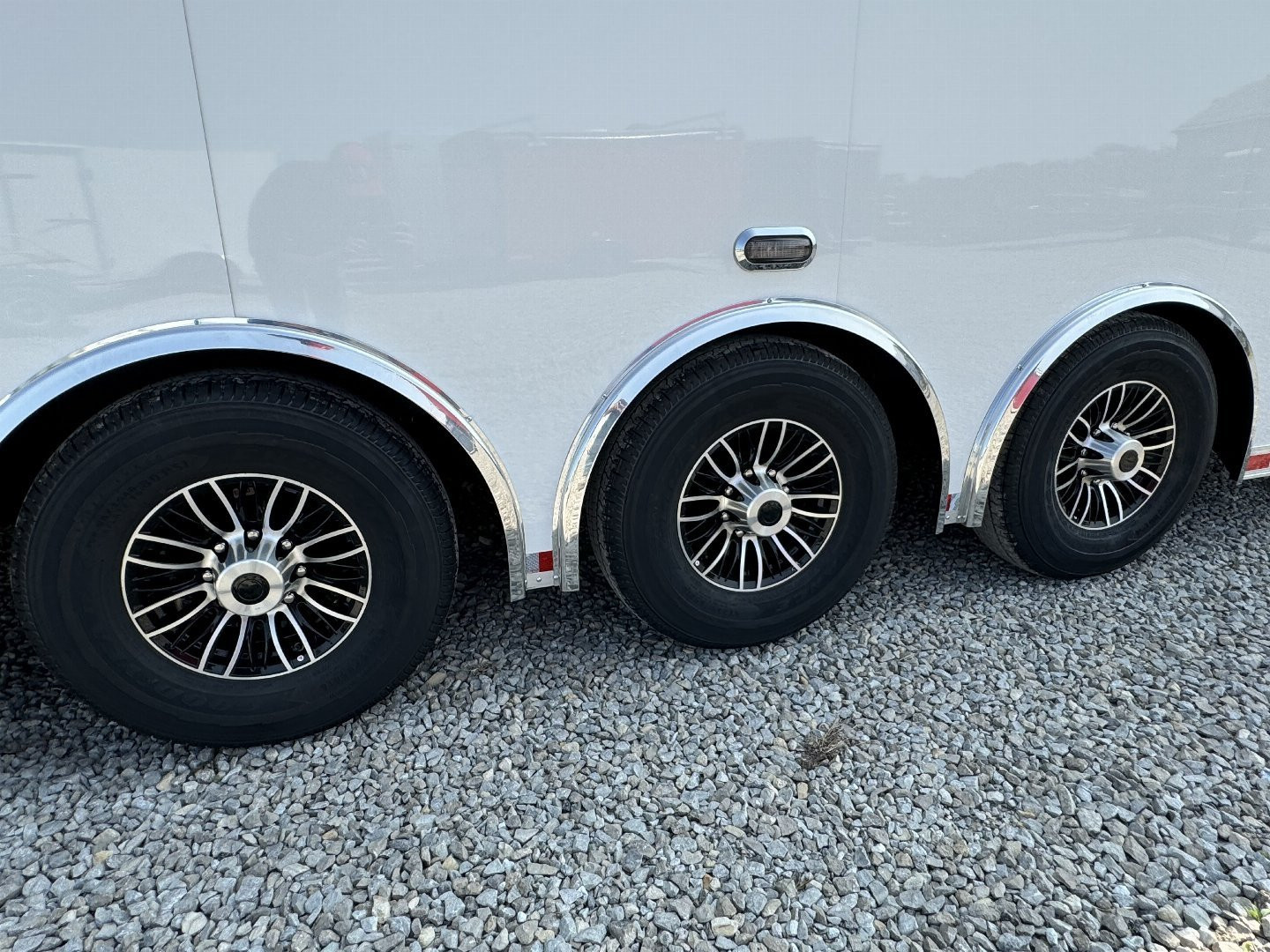 New 2025 WELLS CARGO MTG8538R5 Cargo / Enclosed Trailer 102X38 TA TRI AXLE GN(GVW:21000) WHITE