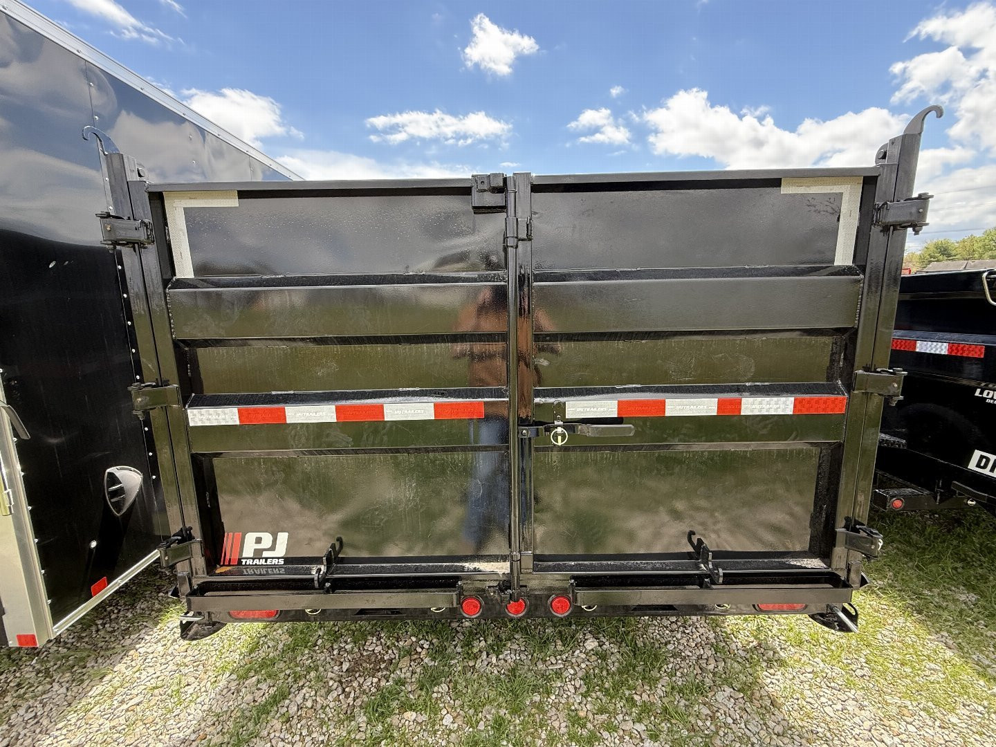 New 2025 PJ Trailers DM162 Dump Trailer 83x16 TA (GVW:14000) BLACK