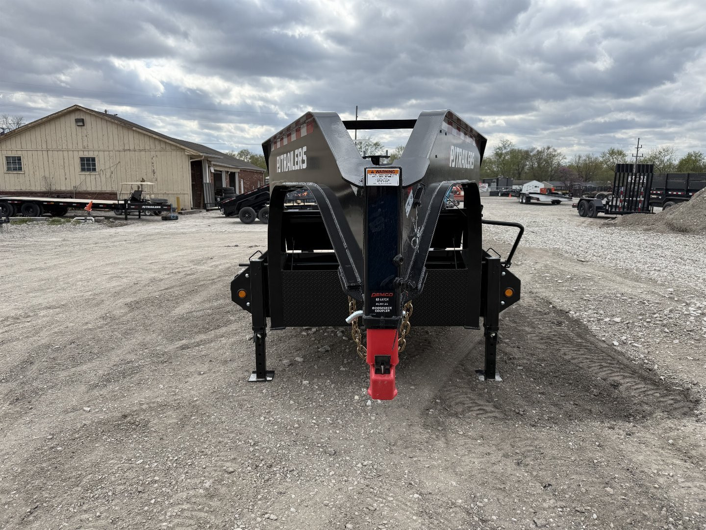 New 2025 PJ Trailers LS352 Equipment Trailer 102X35 TA GOOSNECK DOVETAIL W/ SINGLES (GVW:15680) BLACK