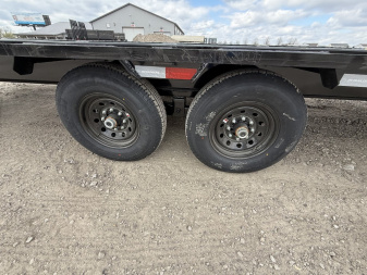 New 2025 PJ Trailers LS352 Equipment Trailer 102X35 TA GOOSNECK DOVETAIL W/ SINGLES (GVW:15680) BLACK