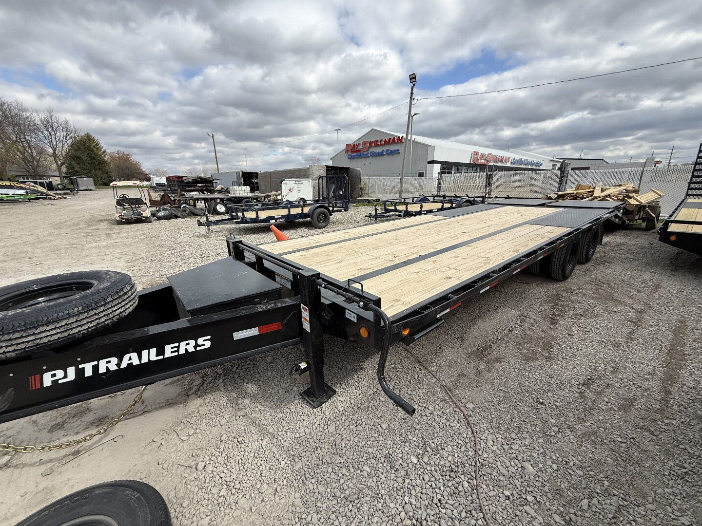 New 2025 PJ Trailers PL252 Deckover Trailer 102X25 TA PINTLE W/ DUALS (GVW:25000) BLACK