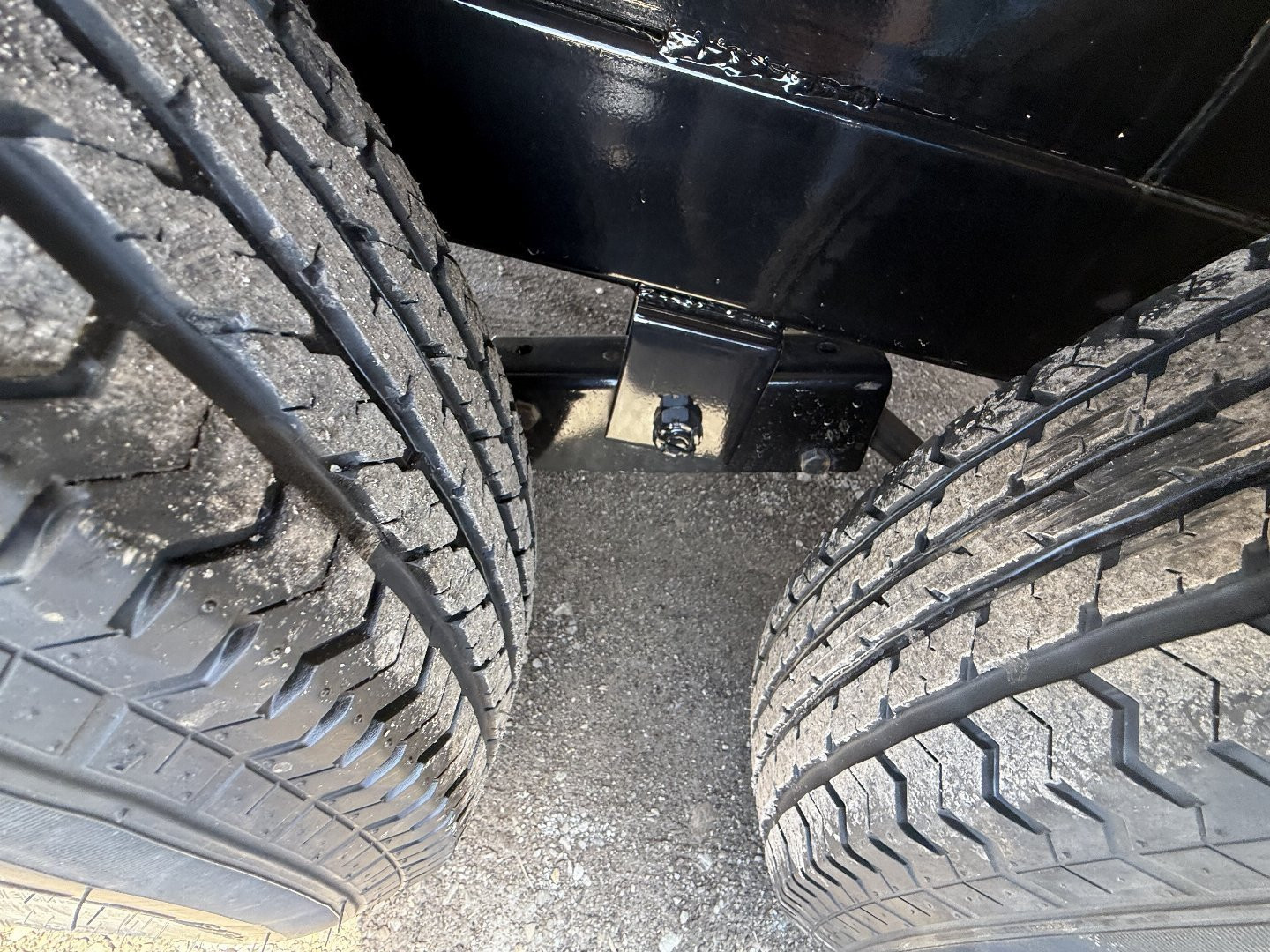 New 2025 PJ Trailers Deckover Trailer 102X18 TA STRAIGHT DECK (GVW:14000) BLACK SLIDE IN RAMPS