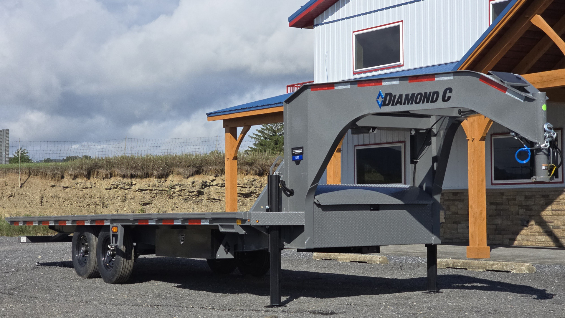 New 2025 Diamond C Trailers DET207 Deckover Tilt / 14.9k GVWR / 24'
