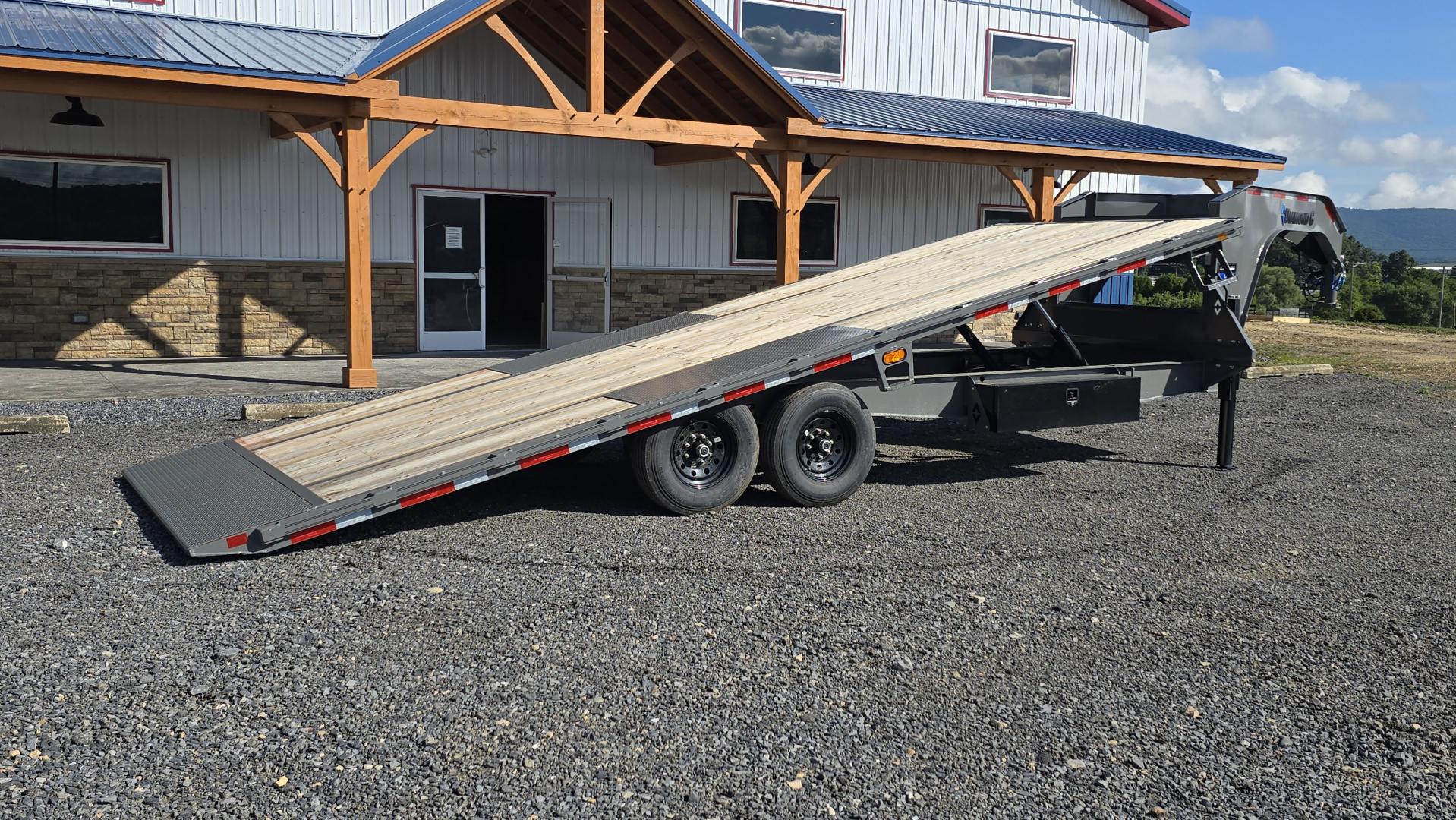 New 2025 Diamond C Trailers DET207 Deckover Tilt / 14.9k GVWR / 24'