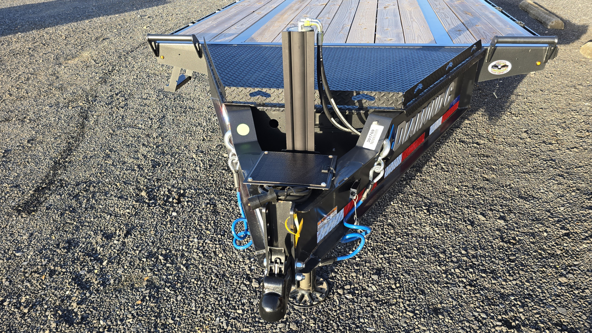 New 2025 Diamond C Trailers DET207 Deckover Tilt / 14.9k GVWR / 24'
