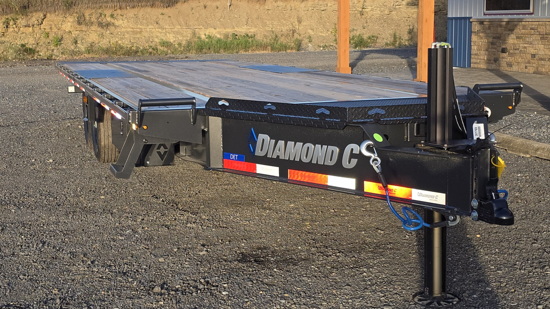 New 2025 Diamond C Trailers DET207 Deckover Tilt / 14.9k GVWR / 24'