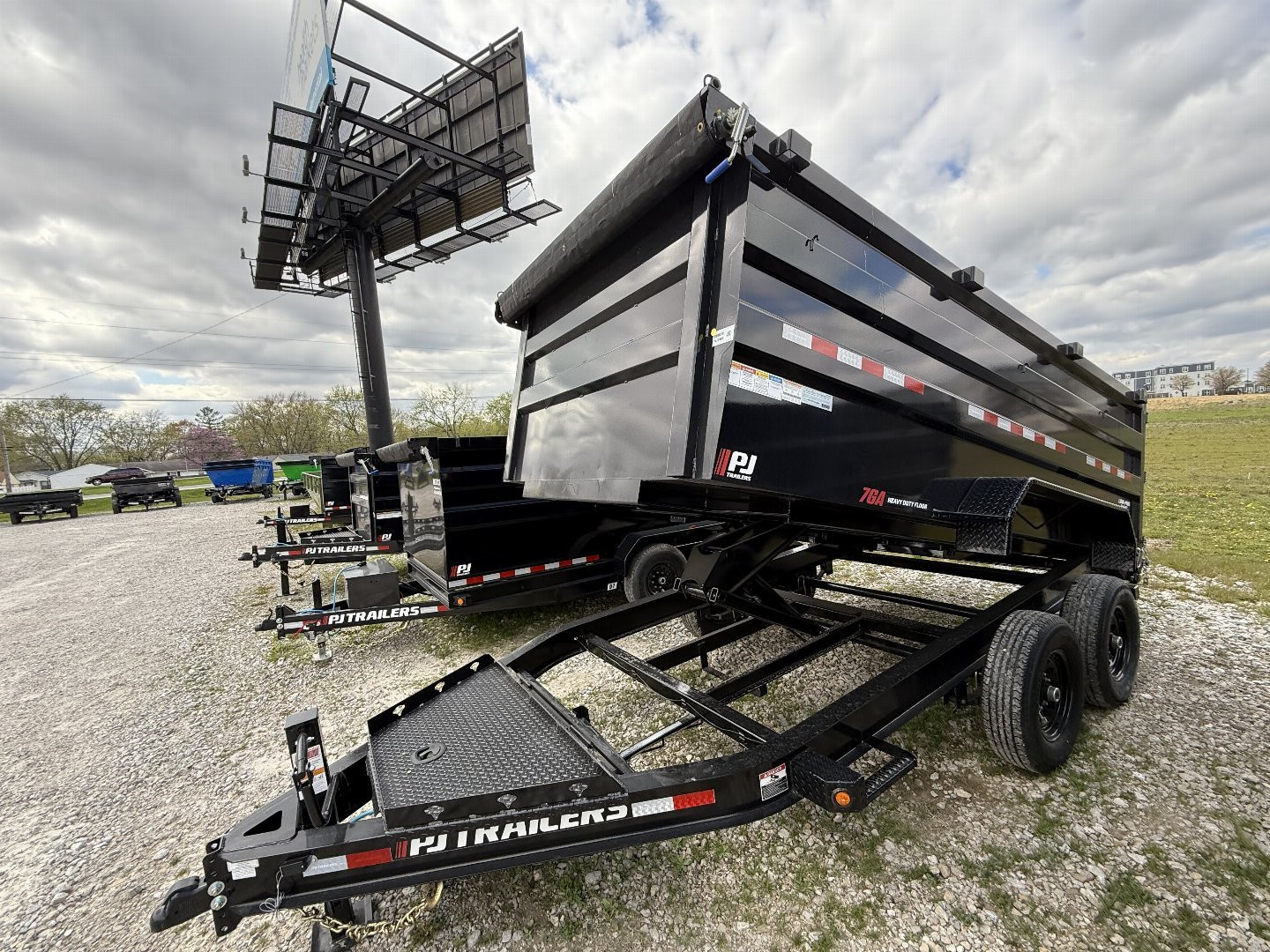 New 2025 PJ Trailers DM142 Dump Trailer 83X14 TA (GVW:14000) BLACK