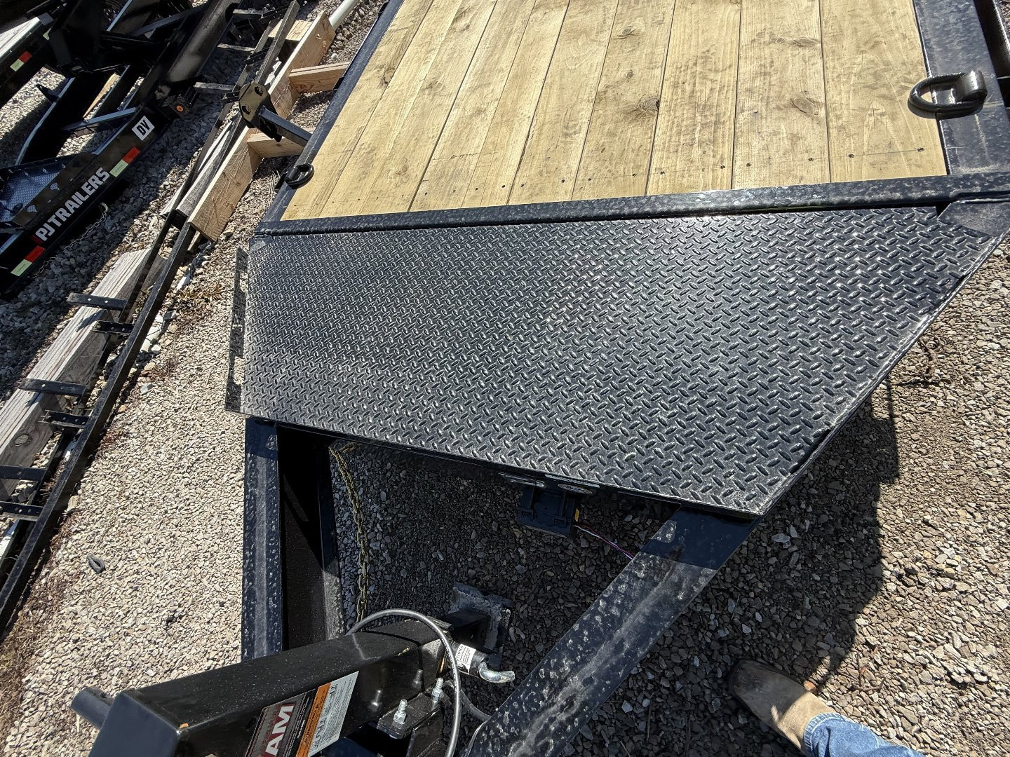 New 2025 LIBERTY LE14K83X19+3B8 Equipment Trailer 83X22 TA (GVW:14000) BLACK