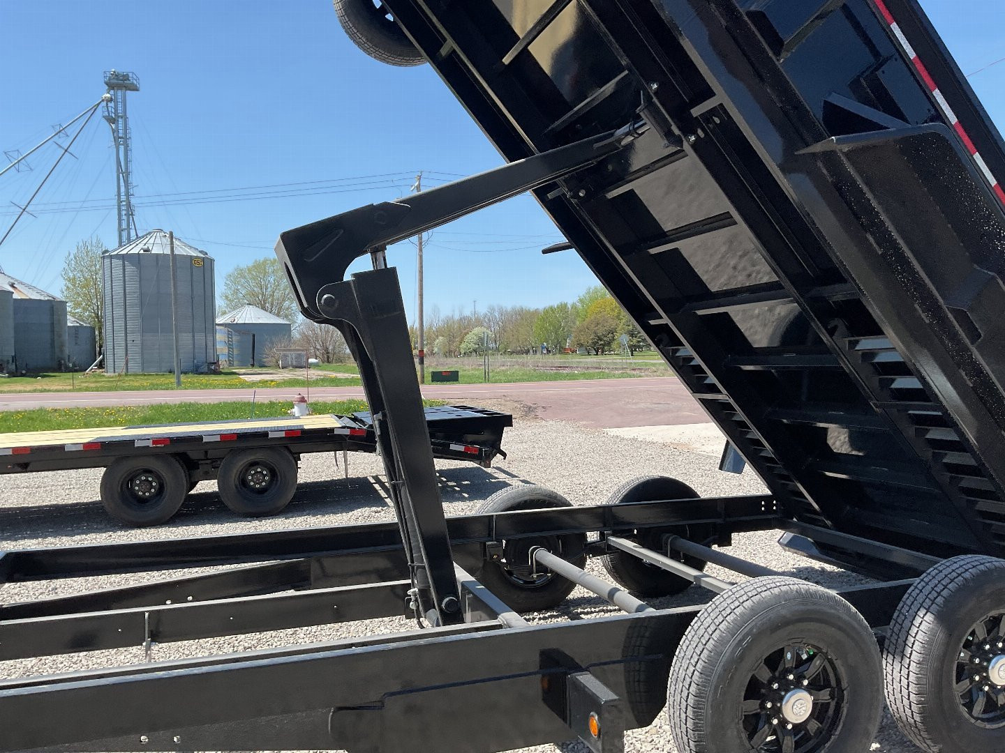 New 2025 Behnke LPD83X16E702 Dump Trailer