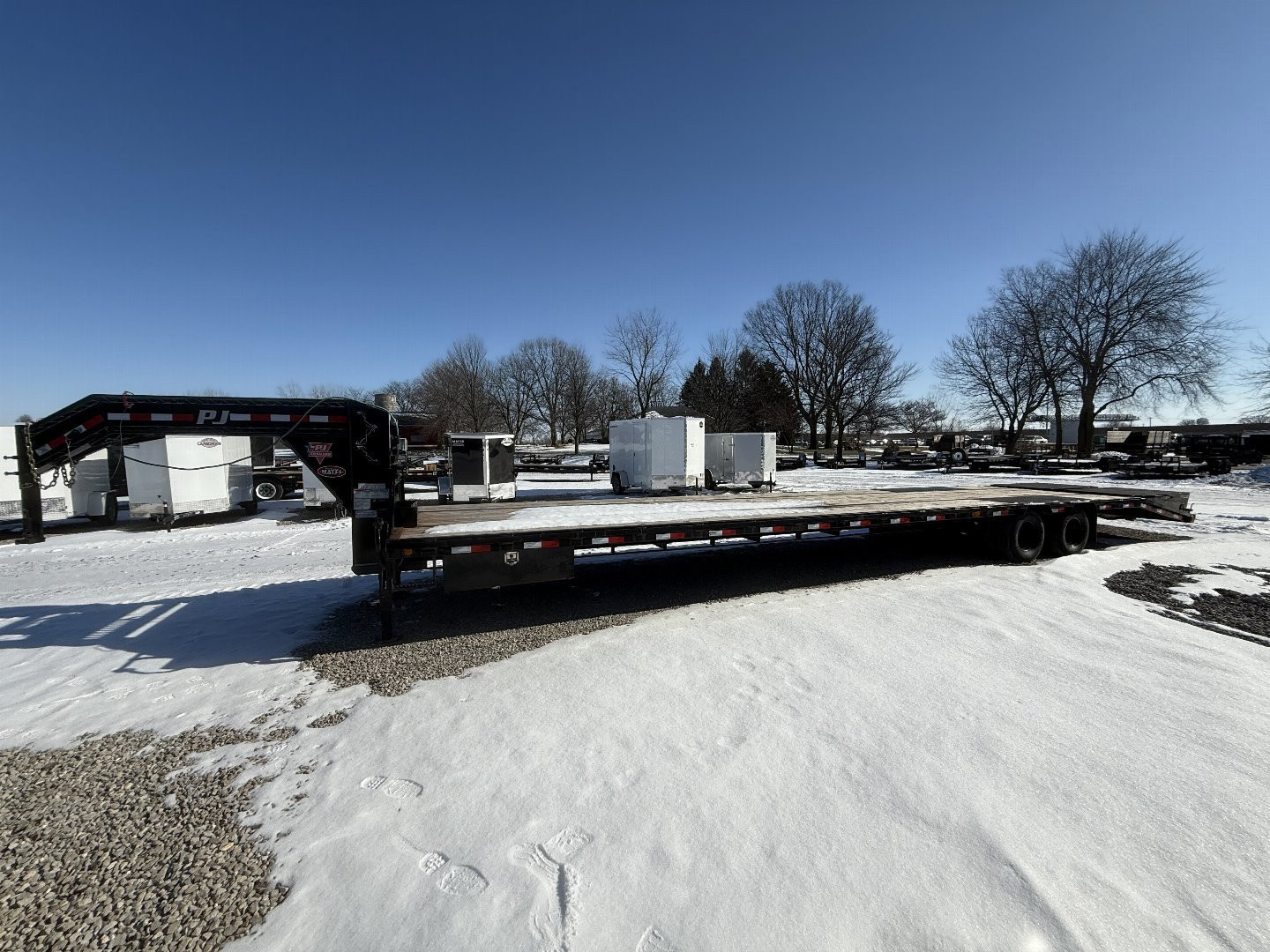 Used USED 2021 PJ Trailers LD402 Equipment Trailer 102x40 TA DUAL GOOSENECK DOVETAIL (GVW: 25000) BLACK W/ MONSTER RAMPS