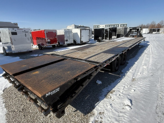 Used USED 2021 PJ Trailers LD402 Equipment Trailer 102x40 TA DUAL GOOSENECK DOVETAIL (GVW: 25000) BLACK W/ MONSTER RAMPS